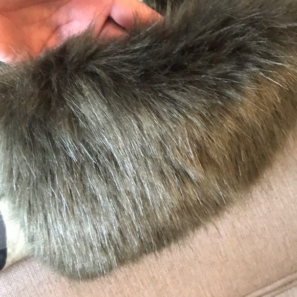 Off The Shoulder Green Army Jacket - Picture 7 of 8